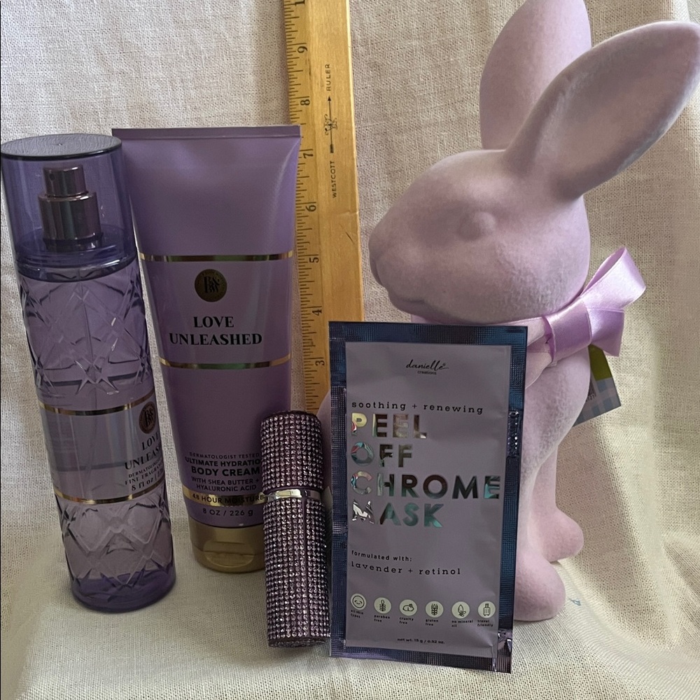 Bath & Body Works Love Unleashed Beauty Bundle - Picture 6 of 6
